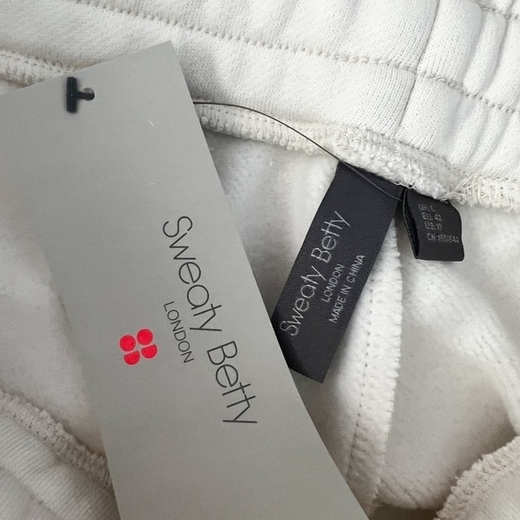 NWT SWEATY BETTY High Waisted Drawstring Sweater Off White Elevated Shorts Sz L - Picture 10 of 11